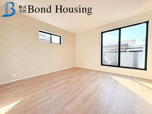 LDK広々19帖越え・お車2台駐車可　松が丘1丁目　全2棟　１号棟の洋室