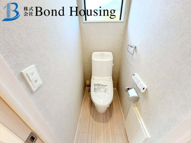 LDK広々19帖越え・お車2台駐車可　松が丘1丁目　全2棟　１号棟のトイレ