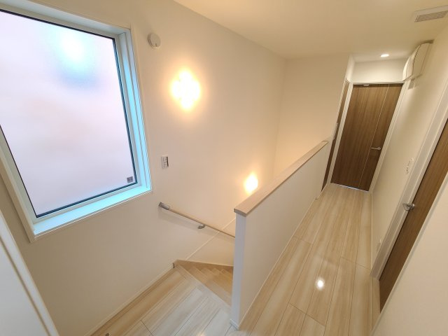 浦和区岸町4丁目戸建のその他|★室内階段＆廊下スペースの画像です★