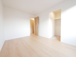 【洋室】 | 中央市西花輪 オール電化新築 全2棟 2号棟 74坪全室南向 | 2階　6帖洋室　ウォークインクローゼット付き