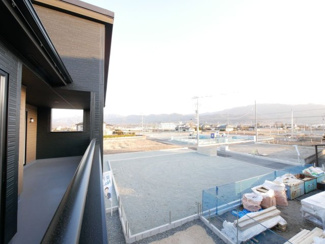 【展望】 | 中央市西花輪 オール電化新築 全2棟 2号棟 74坪全室南向 | バルコニーより東側を望む