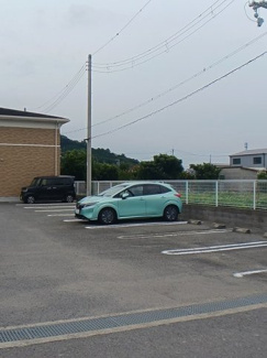 【駐車場】 | ベル・グランツⅠ | 駐車場があるので、車を買う予定の方も安心です