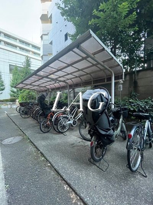 【その他共用部分】 | ヘレンハウゼ | 駐輪場になります。