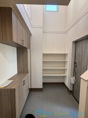 平塚市纏　新築戸建　全10棟1号棟の玄関