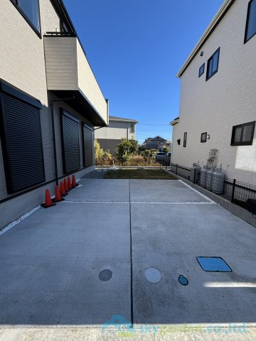平塚市纏　新築戸建　全10棟1号棟の駐車場