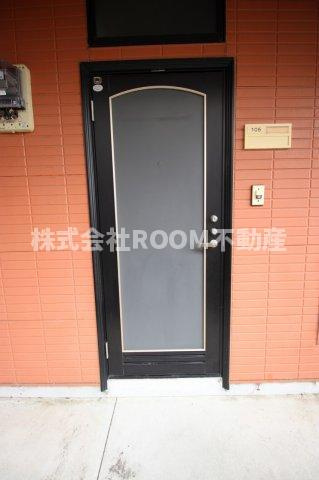 ガーデンHDの玄関|収納もある玄関です