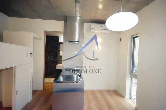 エレガンス・ヴィラの居間・リビング|洋室のお部屋です。