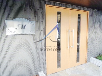 エムのエントランス|エントランスです。