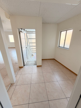 富塚町貸店舗事務所の内装