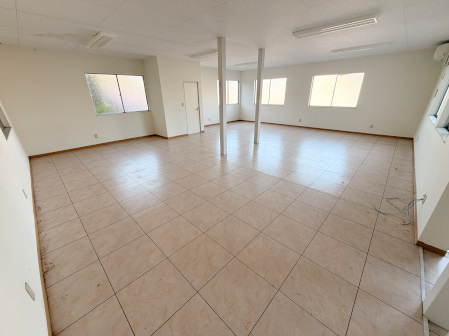 富塚町貸店舗事務所の内装