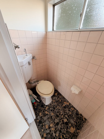 富塚町貸店舗事務所のトイレ