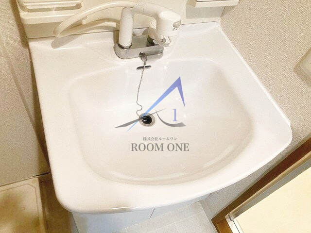 エスコート音羽の洗面所|独立洗面台です。