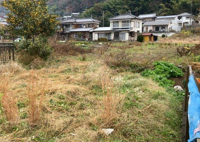 【外観】 | 土地の面積＝住宅面積ではありません。建ぺい率の問題などで、土地のある場所によって住宅を建てられる面積は限られています。高さもしかり、「土地」という言葉の中には、建築条件も含まれると考えておきましょう。