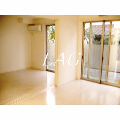 【居間・リビング】 | コルティーレ経堂 | 洋室のお部屋です。