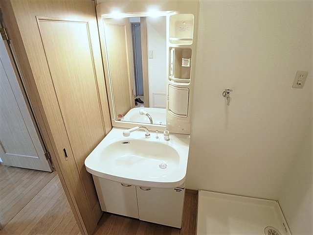 ワコーレアベニュー兵庫の洗面所|シャンプードレッサーの独立洗面・脱衣所。お洒落です