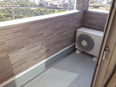 【バルコニー】 | スカイリーフ | 暖かな日差しのふりそそぐバルコニー