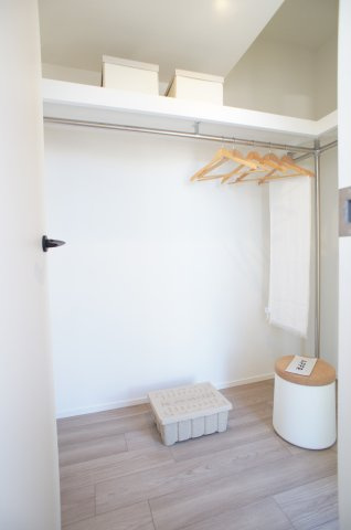 プライムメゾン入谷の収納|ウォークインクロゼット(洋室6.2帖)