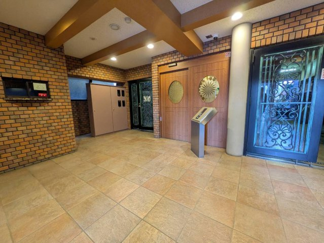 中野坂上アムフラットのエントランス