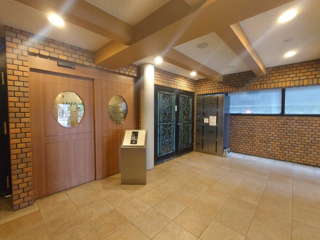 中野坂上アムフラットのエントランス