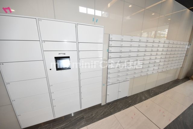 エステムコート難波Ⅶビヨンドのエントランス