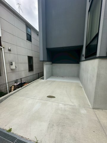 塩屋台2丁目戸建の駐車場