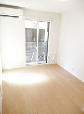 【居間・リビング】 | メゾン・ド・ネージュ | 洋室のお部屋です。