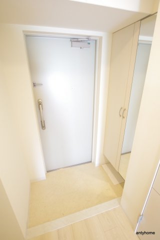 ラルシェパルク新大阪　仲介手数料無料の玄関