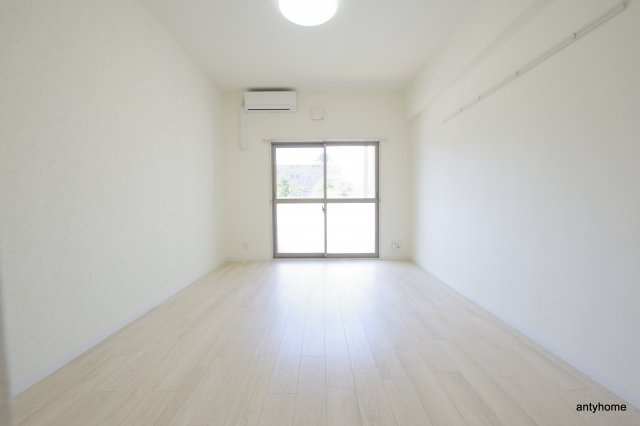 ラルシェパルク新大阪　仲介手数料無料の居間・リビング