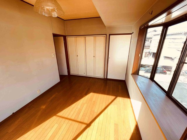 柏市しいの木台　中古の洋室