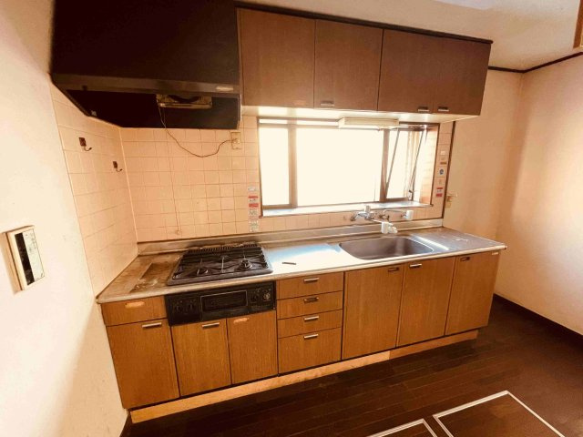 柏市しいの木台　中古のキッチン