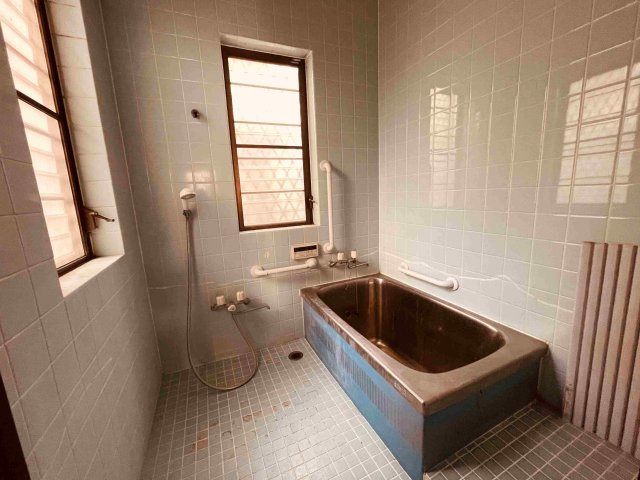 柏市しいの木台　中古の浴室