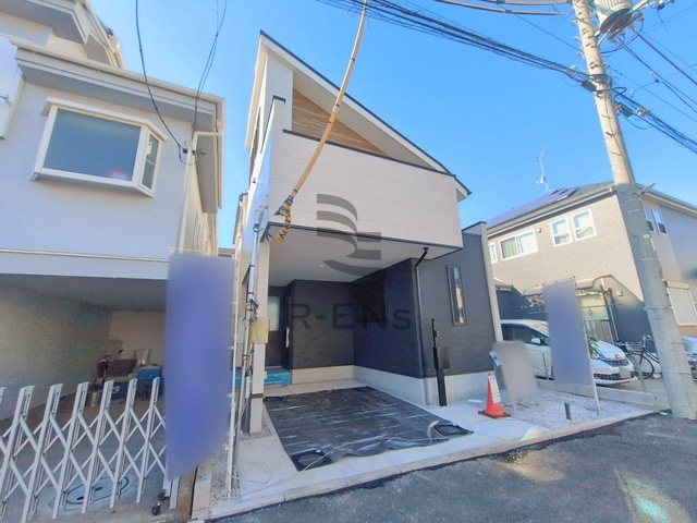 【外観】 | 西東京市泉町５丁目　新築戸建て | 建築中