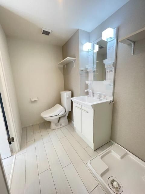 ＩＬ　ＭＥＺＺＯ　ＤＩ　ＴＯＫＹＯ，ＴＲＥの独立洗面台