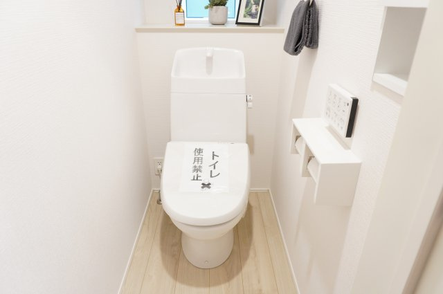 草加市青柳4丁目 新築分譲住宅のトイレ|1階