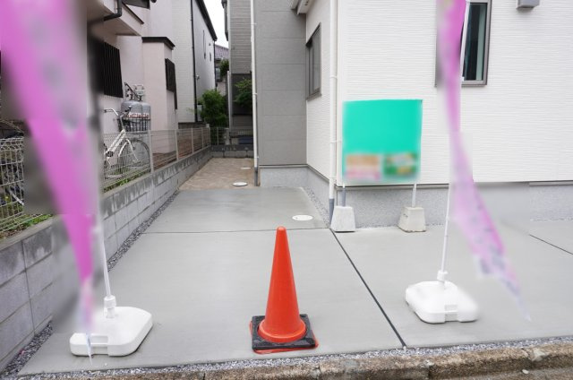 草加市青柳4丁目 新築分譲住宅の駐車場