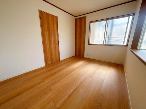 東広島市黒瀬桜が丘１丁目　中古一戸建ての洋室