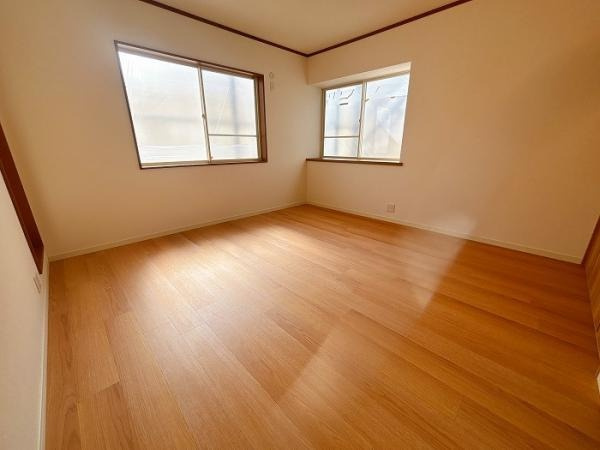 東広島市黒瀬桜が丘１丁目　中古一戸建ての洋室