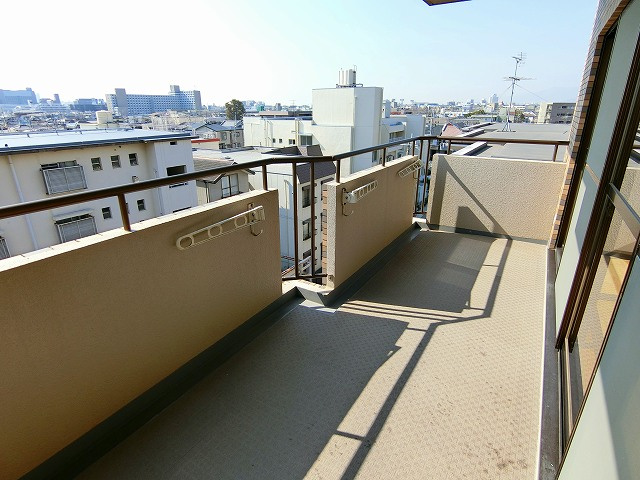 レジェンダリー小松のバルコニー