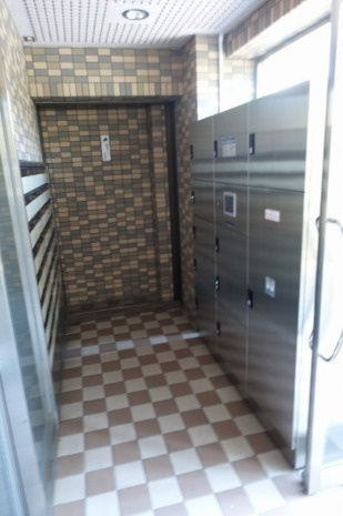 レジェンダリー小松の設備|宅配ボックス