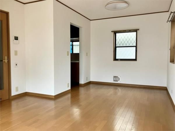 東大泉戸建の居間・リビング