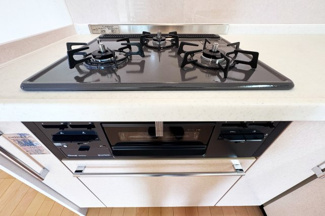 【キッチン】 | 伏見区醍醐御霊ケ下町　中古戸建 | 【ガスコンロ】