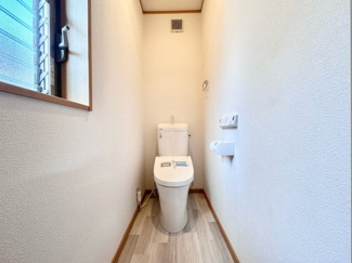 【トイレ】 | 伏見区醍醐御霊ケ下町　中古戸建 | 【2階トイレ】