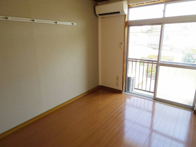 ハイツKMの居間・リビング