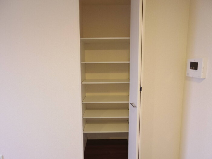 ゼピュロス学園の森 Kの収納|パントリー