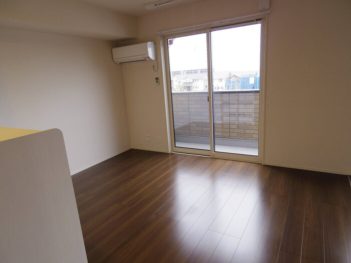 ゼピュロス学園の森 Kの居間・リビング|リビング