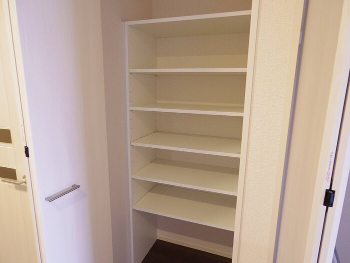 ゼピュロス学園の森 Kの収納|パントリー