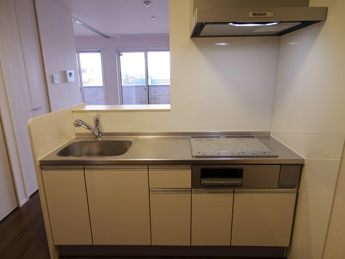 ゼピュロス学園の森 Kのキッチン|カウンターキッチン(IHｸｯｷﾝｸﾞﾋｰﾀｰ付き)