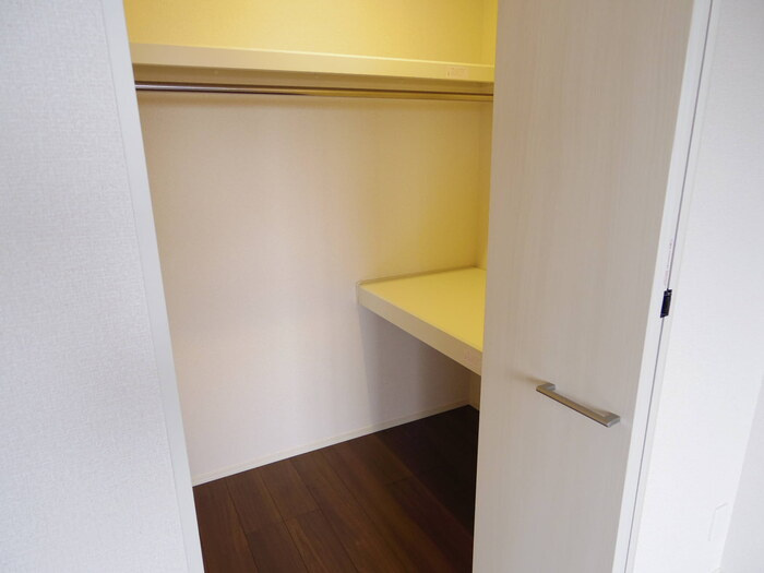 ゼピュロス学園の森 Kの収納|ウォークインクローゼット