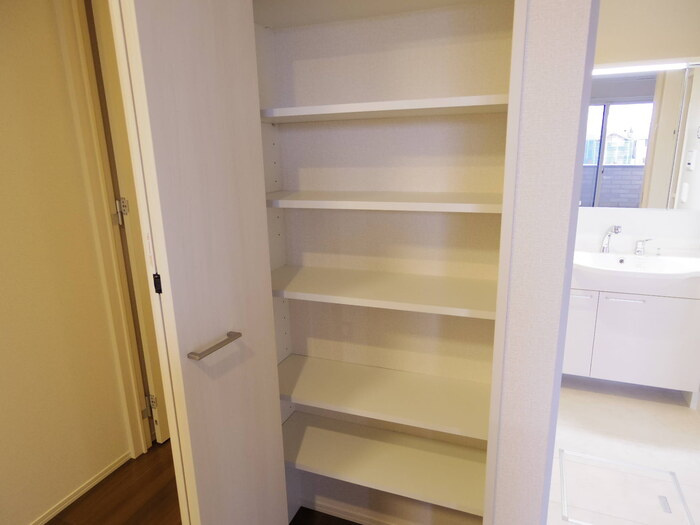 ゼピュロス学園の森 Kの収納|パントリー