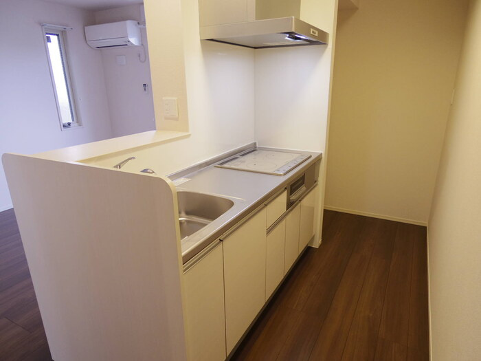 ゼピュロス学園の森 Kのキッチン|カウンターキッチン（IHクッキングヒーター付き）